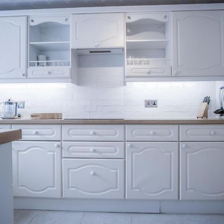 Captains Walk - 4 Bedroom Apartment - Сондерсфут Экстерьер фото