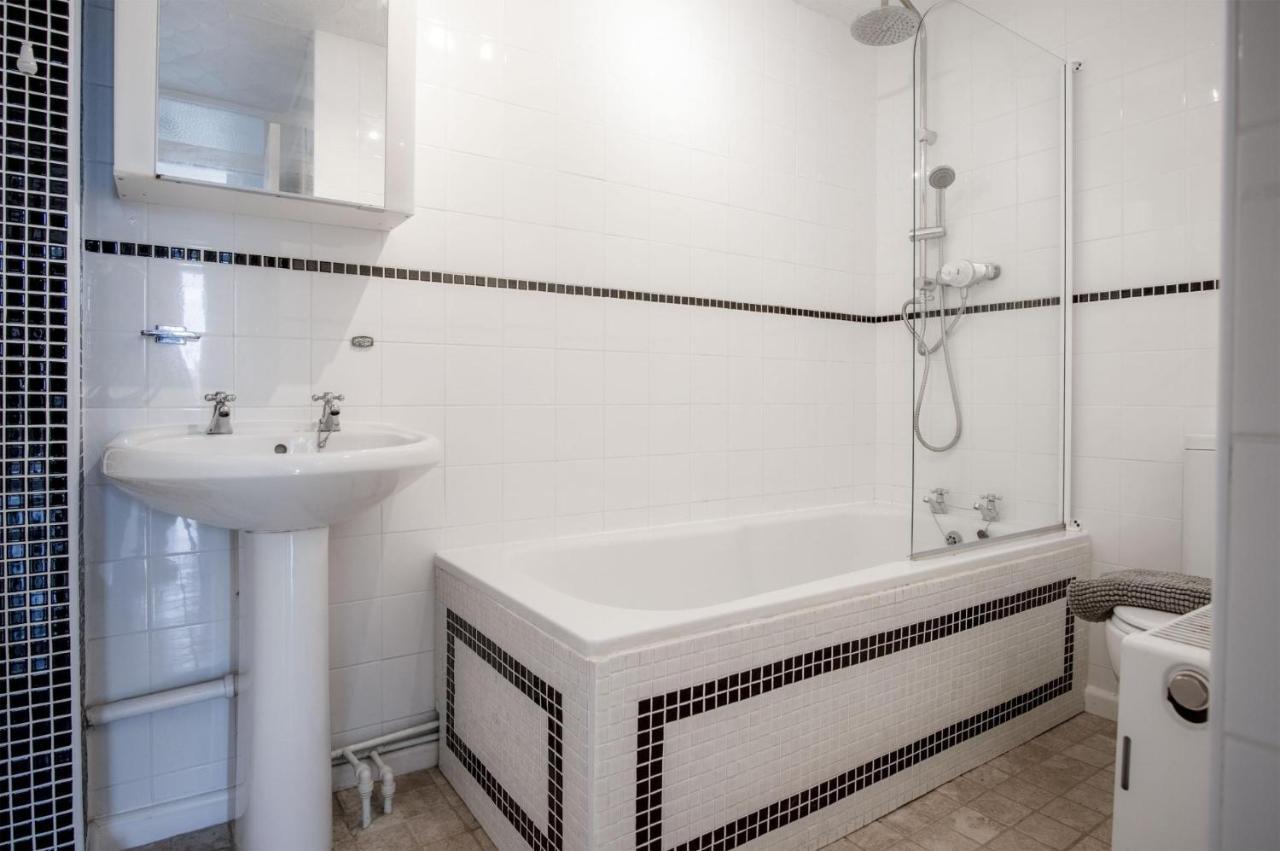 Captains Walk - 4 Bedroom Apartment - Сондерсфут Экстерьер фото